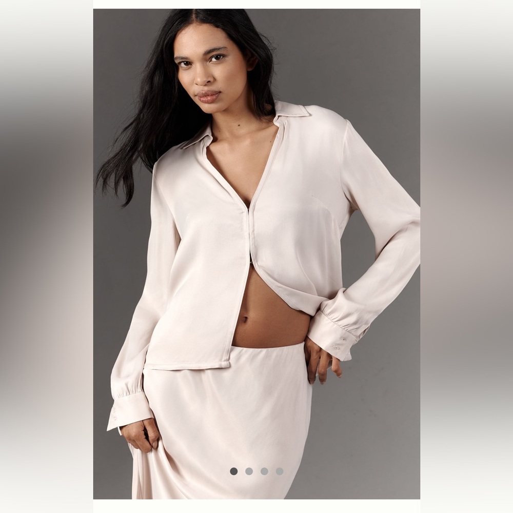 Anthropologie NWT Sz XS silky long sleeved blouse w/ 3 hook closure; elegant